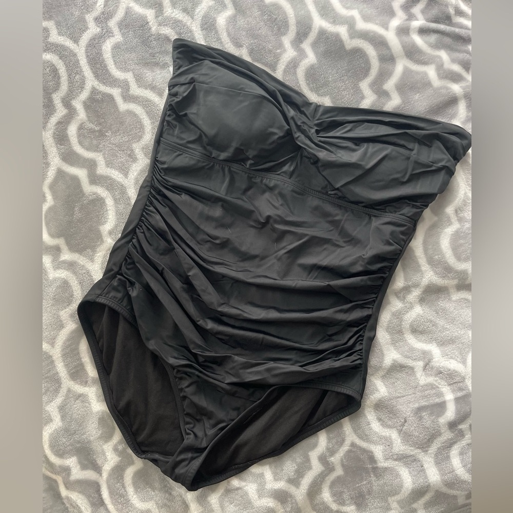 Black strapless Twist front one piece bathing suit. Size xl #2226 - Picture 2 of 11